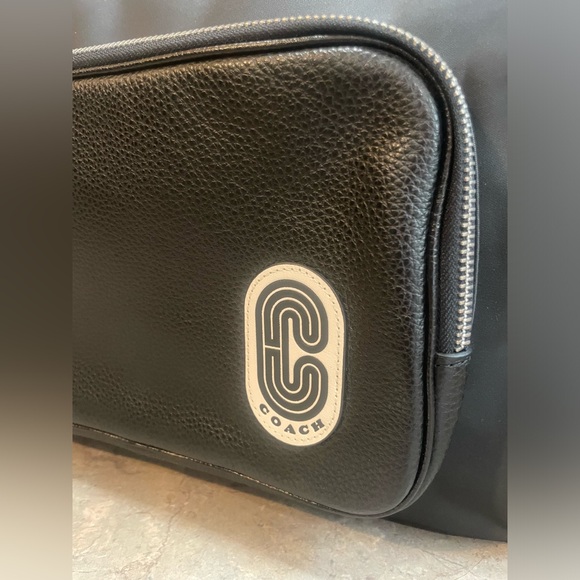 Coach Court Tote - Picture 2 of 10